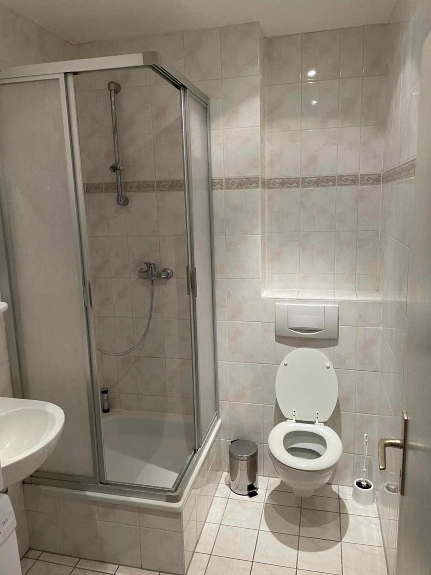Max Appartements Neubrandenburg Ngoại thất bức ảnh