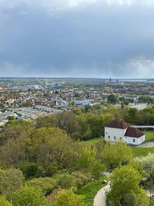 Max Appartements Neubrandenburg Ngoại thất bức ảnh